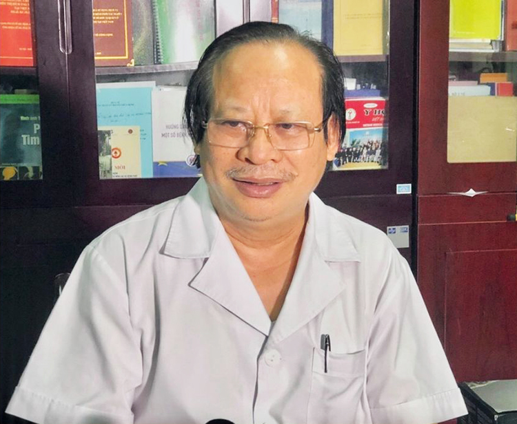 PGS.TS Nguyễn Viết Nhung, Giám đốc Bệnh viện Phổi Trung ương. 
