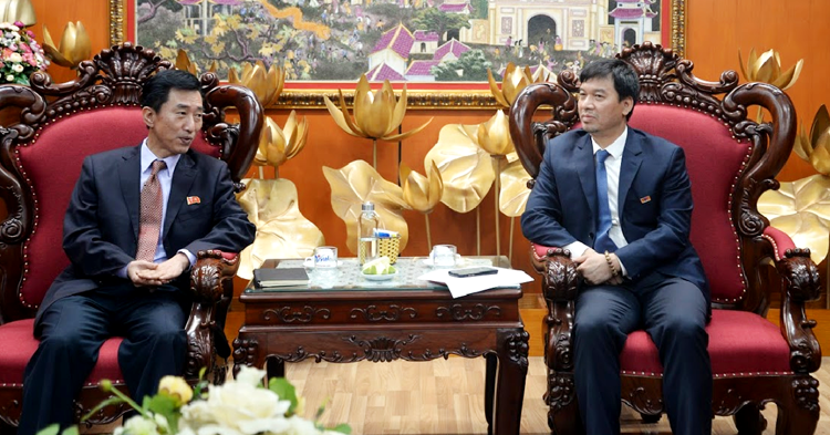 Phó Tổng Giám đốc VOV Ngô Minh Hiển tiếp đoàn Đại sứ quán CHDCND Triều Tiên tại Việt Nam do ông Ri Ho Jun, Tham tán, Đại biện lâm thời dẫn đầu tới thăm và làm việc. 