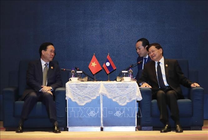 Chủ tịch nước Võ Văn Thưởng gặp Tổng Bí thư, Chủ tịch nước Lào Thongloun Sisoulith. (Ảnh: TTXVN)