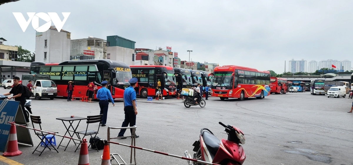 Hà Nội không chấp thuận điều chỉnh bổ sung xe khách liên tỉnh tuyến cố định chạy xuyên tâm qua địa bàn thành phố. 