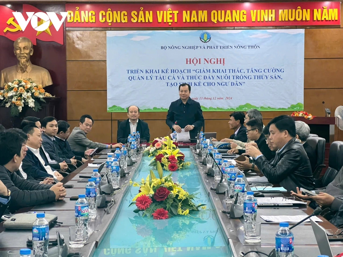 Tăng cường quản lý tàu cá và thúc đẩy nuôi trồng thủy sản, tạo sinh kế cho ngư dân là yêu cầu để phát triển ngành thủy sản bền vững.