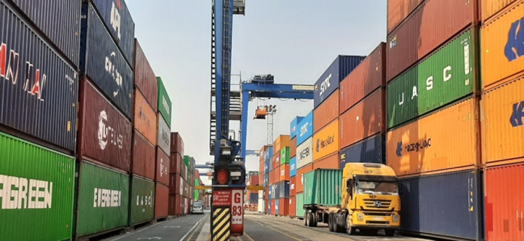 Thiếu hụt container nên khó khăn cho doanh nghiệp xuất khẩu. (Ảnh: Lệ Hằng)