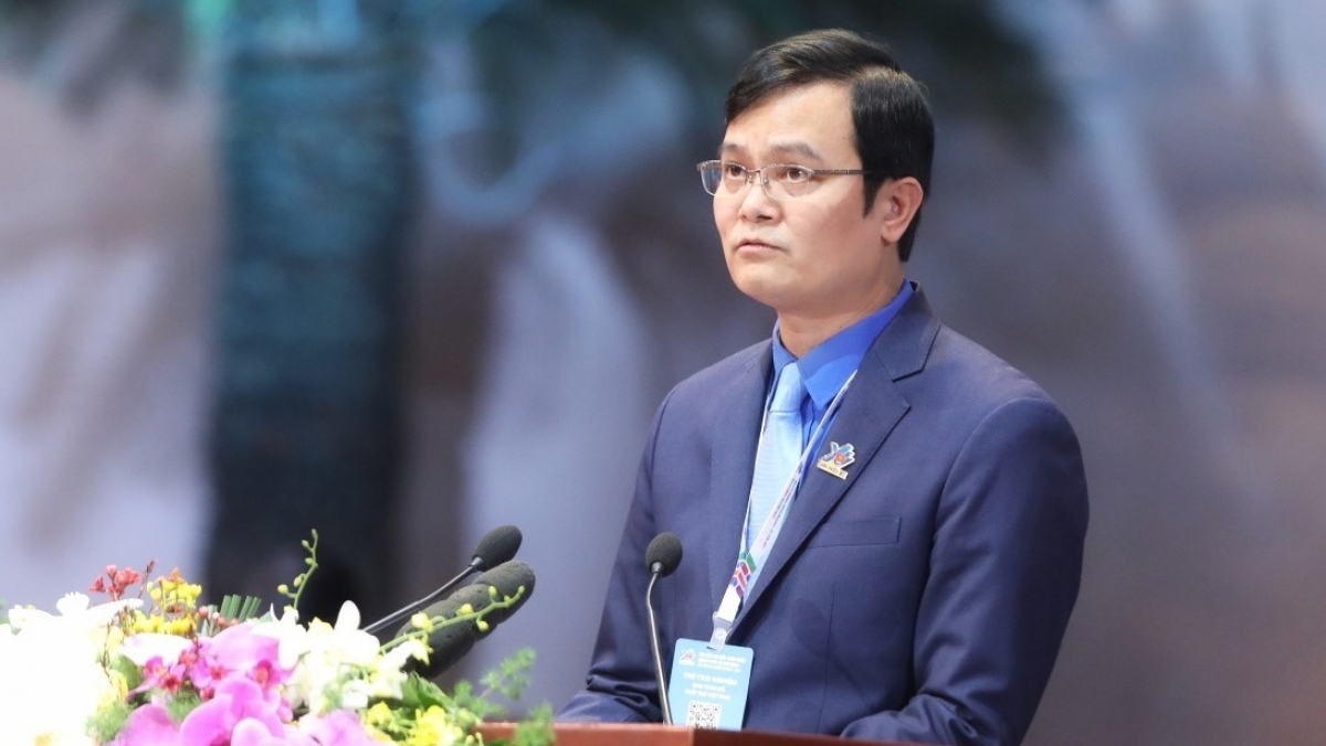 Anh Bùi Quang Huy, Ủy viên dự khuyết Trung ương Đảng, Bí thư thứ nhất Trung ương Đoàn trình bày tại đại hội. (Nguồn: Trung ương Đoàn)