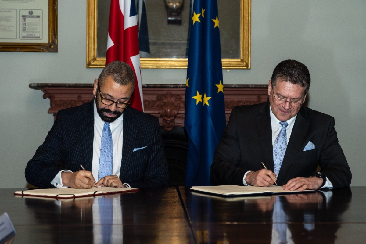 Anh và EU ký Khung thỏa thuận Windsor.