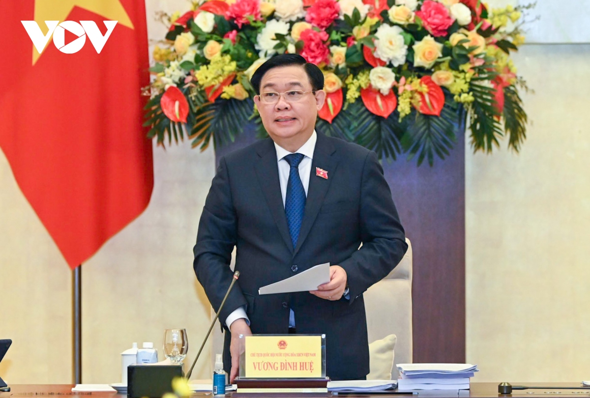 Chủ tịch Quốc hội Vương Đình Huệ phát biểu tại buổi làm việc.