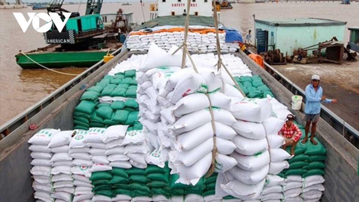 Giá gạo có xu hướng tăng cao do một số nước cấm xuất khẩu.