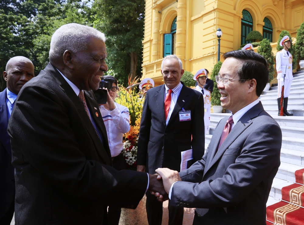 Chủ tịch nước Võ Văn Thưởng nhiệt liệt chào mừng ông Esteban Lazo Hernández dẫn đầu Đoàn Đại biểu Cấp cao Đảng, Nhà nước Cuba trở lại thăm Việt Nam.