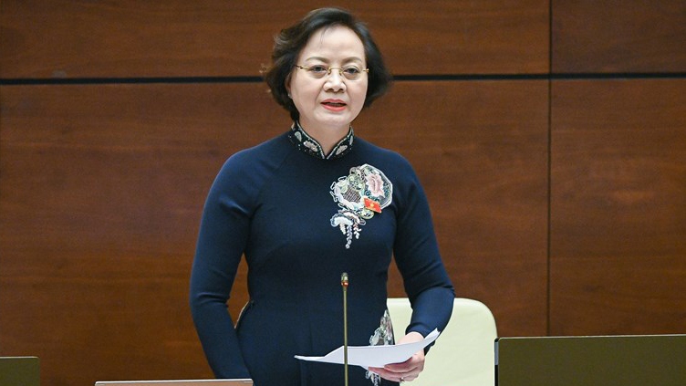 Bộ trưởng Bộ Nội vụ Phạm Thị Thanh Trà trả lời chất vấn tại Quốc hội khóa XV.