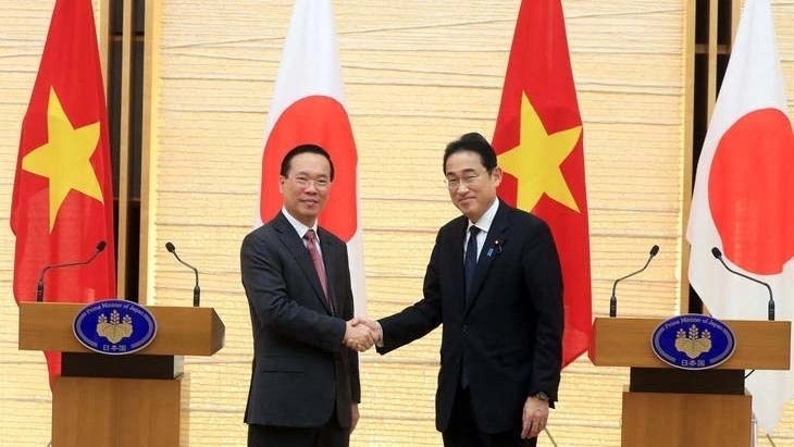 Chủ tịch nước Võ Văn Thưởng và Thủ tướng Nhật Bản Kishida tại cuộc họp báo sau hội đàm.