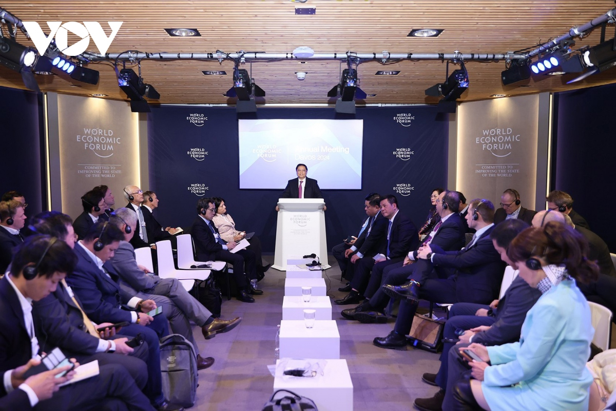 Thủ tướng tham dự và phát biểu tại Đối thoại chiến lược quốc gia Việt Nam và Diễn đàn Kinh tế Thế giới (WEF).