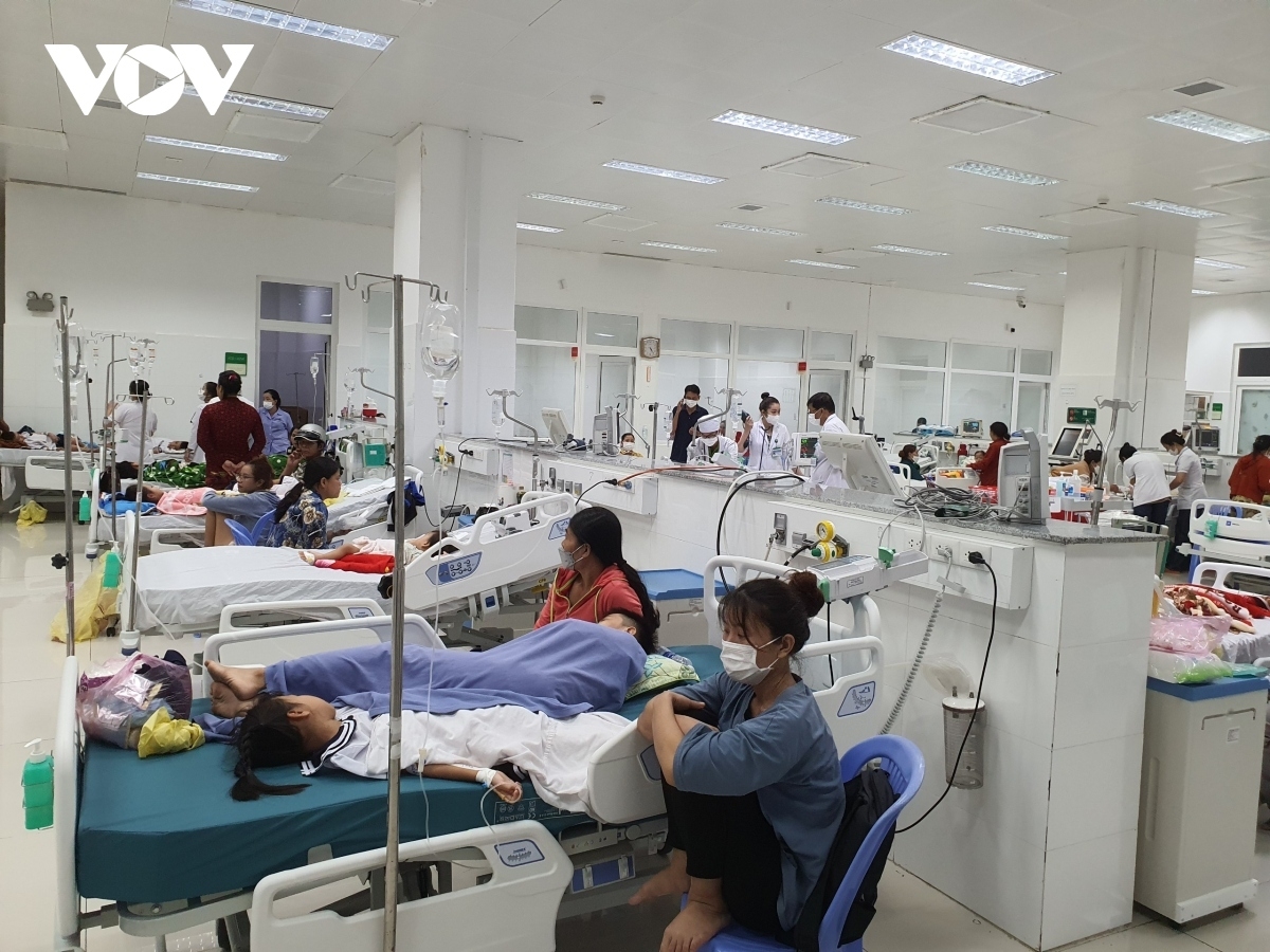 Ngộ độc tập thể ở Kiên Giang, hơn 50 học sinh tiểu học phải nhập viện cấp cứu. (ảnh: KT)