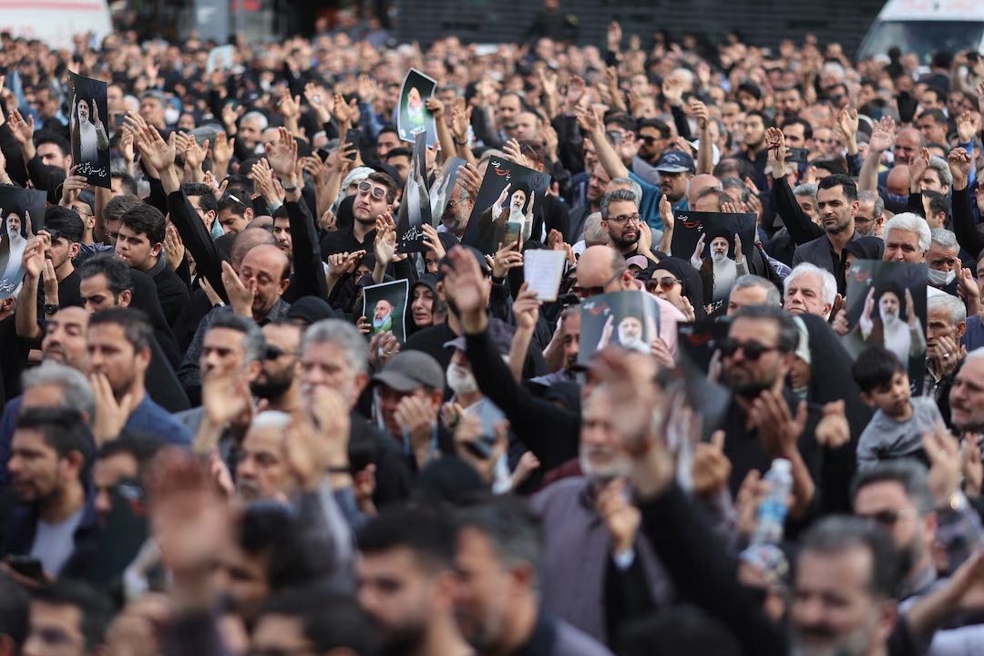 Người dân Iran bày tỏ lòng thương tiếc đối với Tổng thống Ebrahim Raisi. (Ảnh: WANA)