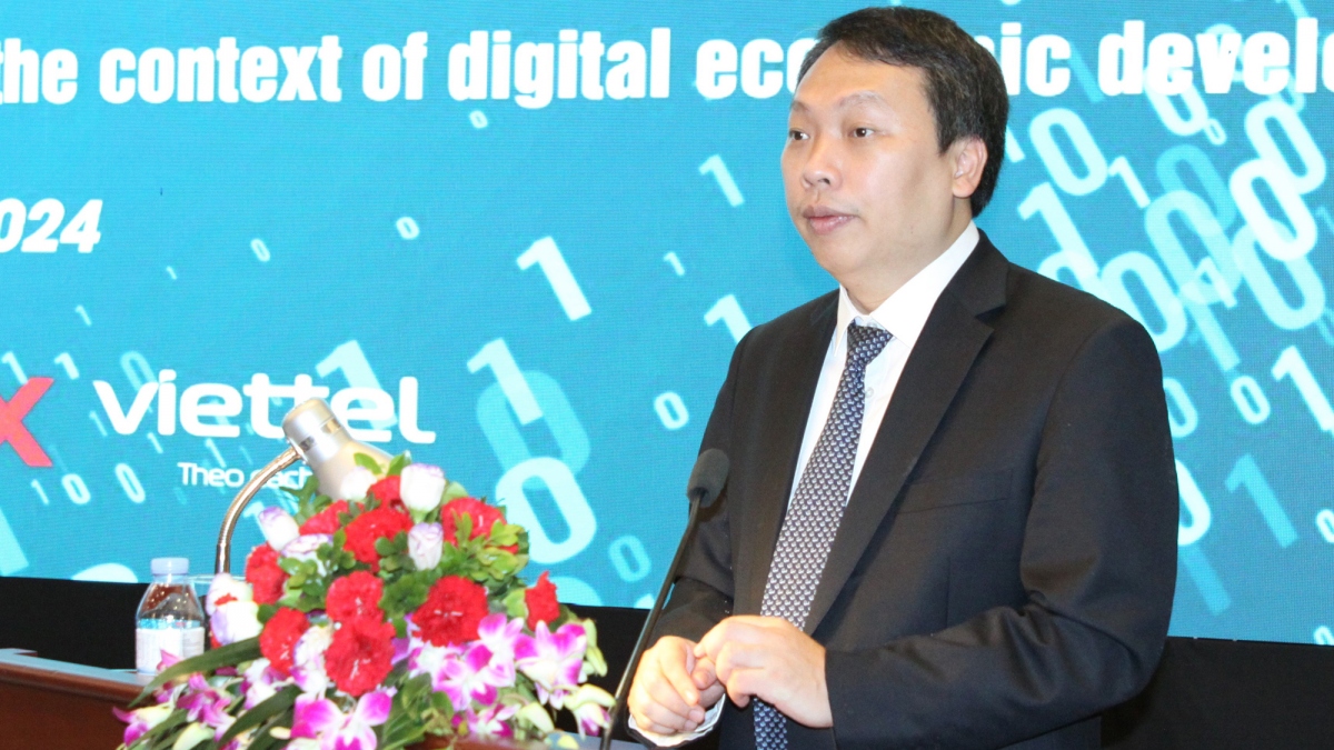 Thứ trưởng Bộ Thông tin và Truyền thông Nguyễn Huy Dũng phát biểu tại Hội thảo.