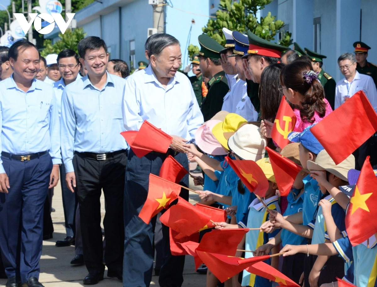 Tổng Bí thư, Chủ tịch nước Tô Lâm thăm huyện đảo Cồn Cỏ.