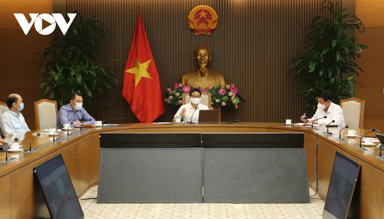 Phó Thủ tướng Vũ Đức Đam, Trưởng Ban Chỉ đạo Quốc gia về phòng, chống dịch COVID-19 chù trì cuộc họp trực tuyến với Bắc Ninh, Bắc Giang và Đà Nẵng.