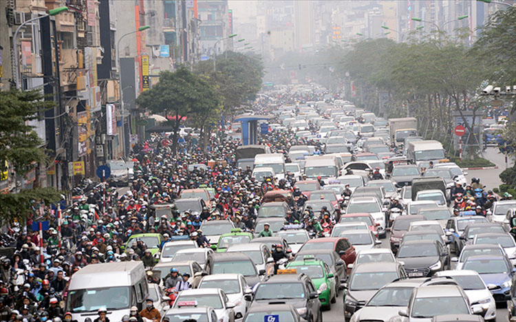 Đường phố ở Hà Nội ùn tắc trong giờ cao điểm. (Ảnh: VOV.VN)