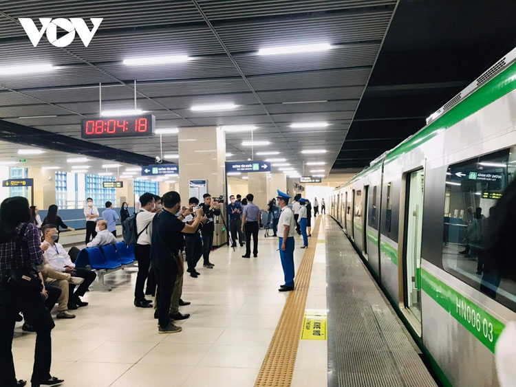 Muộn nhất ngày 10/11, Bộ GTVT phải bàn giao dự án đường sắt Cát Linh - Hà Đông cho Hà Nội để khai thác thương mại.