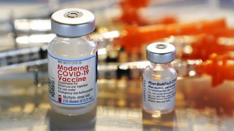 Australia đang sử dụng các vaccine của Pfizer và Moderna cho chương trình tiêm tăng cường. (Ảnh Stat News)