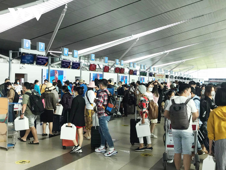 Việt Nam sẽ mở lại đường bay quốc tế thường lệ theo hai giai đoạn, trong đó giai đoạn một kết nối với 9 thị trường và giai đoạn hai nâng lên 15.