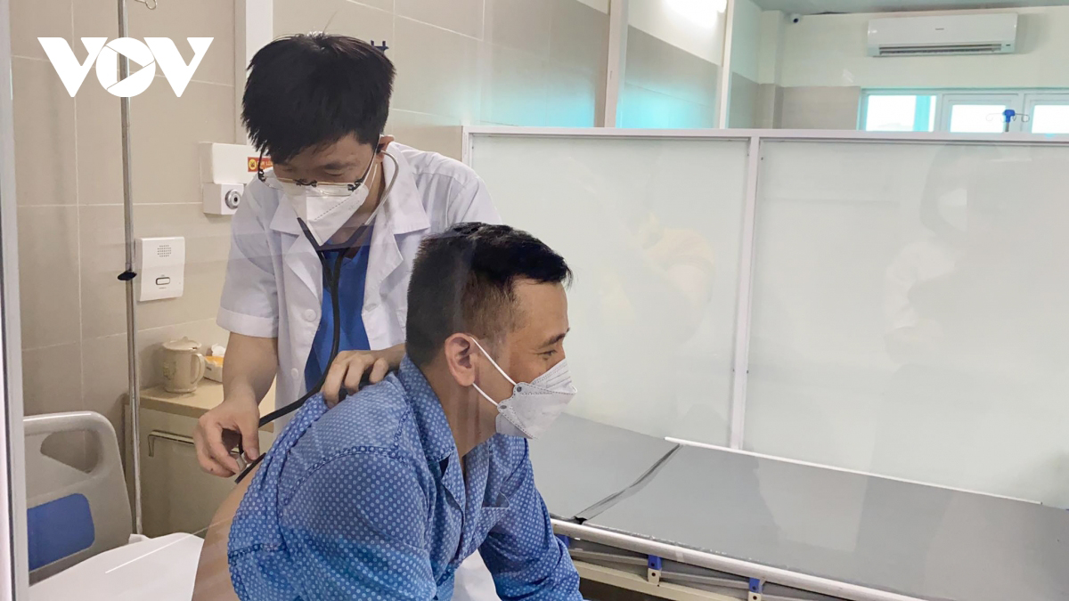 Bệnh nhân Nguyễn Thanh Lực (Thịnh Liệt, Hoàng Mai) điều trị sốt xuất huyết tại Bệnh viện Thanh Nhàn.