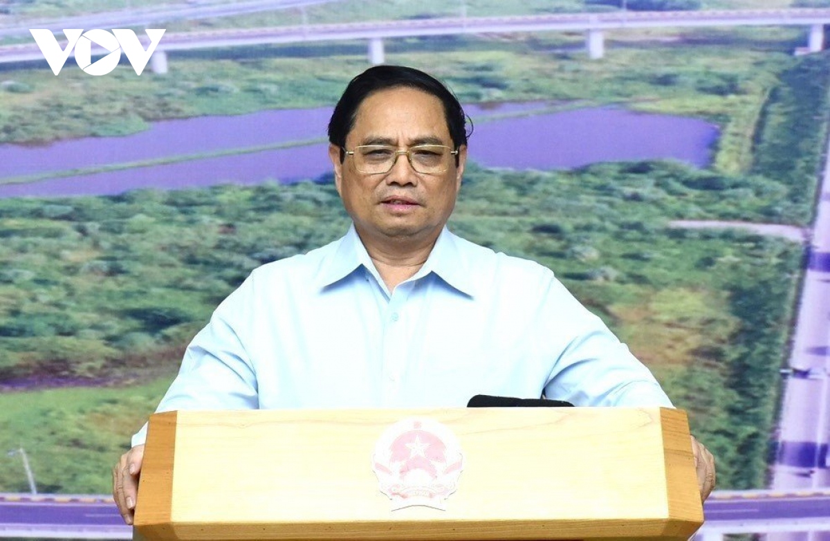 Thủ tướng phát biểu tại phiên họp.