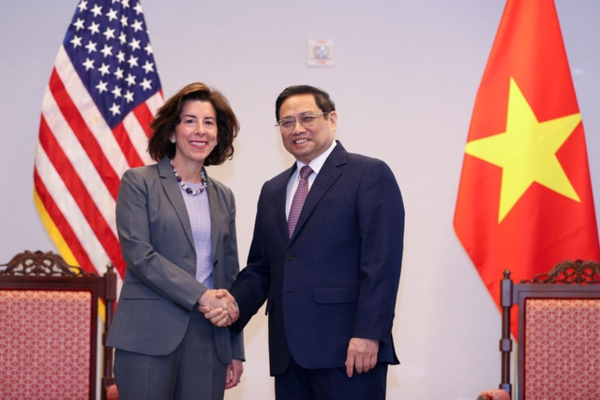 Thủ tướng Phạm Minh Chính tiếp Bộ trưởng Thương mại Hoa Kỳ Gina Raimondo ngày 11/5/2022. (Ảnh: VGP)