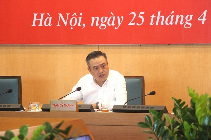 Chủ tịch UBND Thành phố Hà Nội Trần Sỹ Thanh kết luận phiên họp.