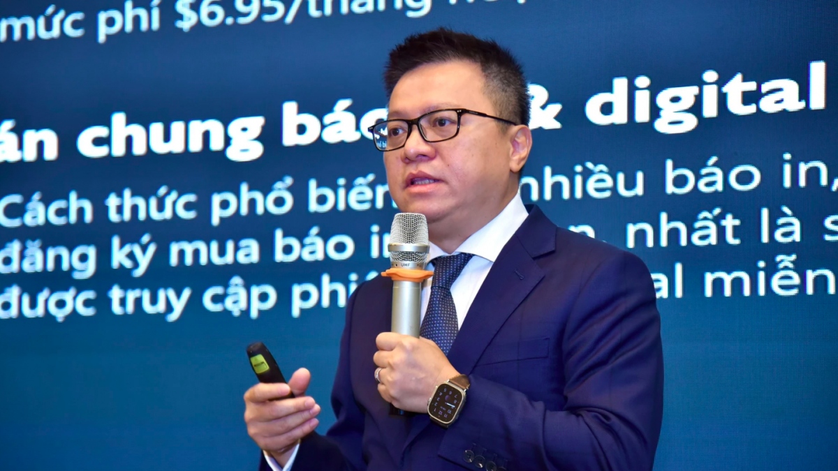 Ông Lê Quốc Minh, Tổng Biên tập Báo Nhân Dân, Chủ tịch Hội Nhà báo Việt Nam chia sẻ tại hội thảo.