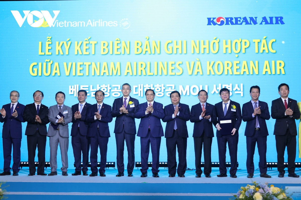 Vietnam Airlines đã ký kết Biên bản ghi nhớ hợp tác với Korean Air và 4 công ty du lịch tại Hàn Quốc.