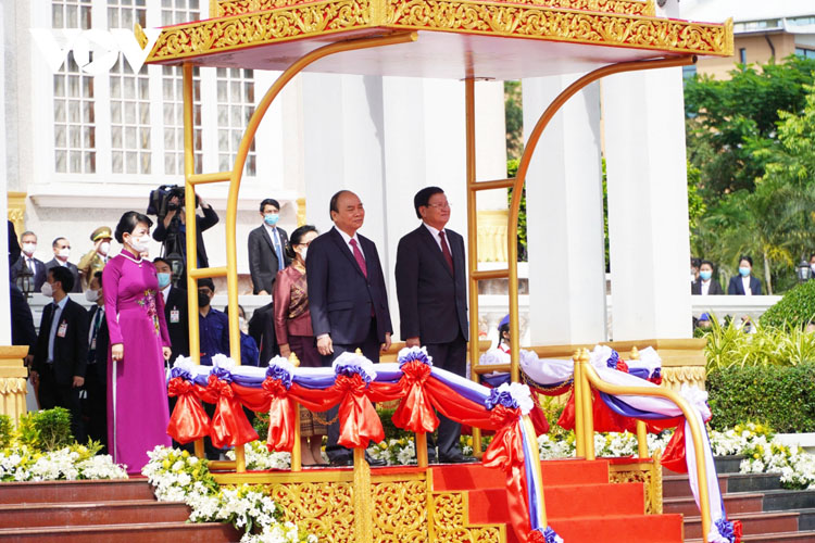 Lễ đón Chủ tịch nước Nguyễn Xuân Phúc và Phu nhân với nghi thức cao nhất dành cho nguyên thủ quốc gia.