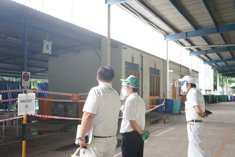 Đoàn công tác Bộ Y tế kiểm tra công tác phòng chống dịch tại Công ty Nidec Việt Nam.