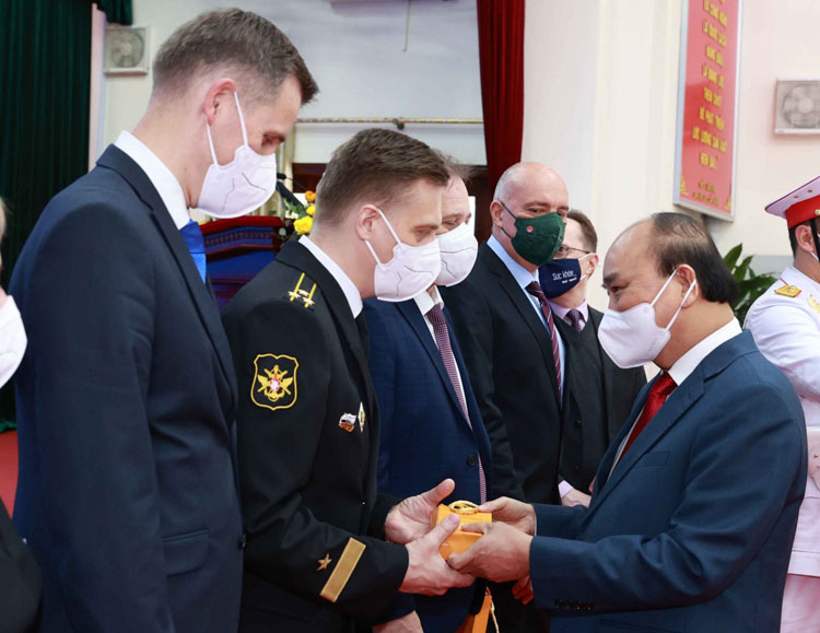 Chủ tịch nước Nguyễn Xuân Phúc đánh giá, Trung tâm Nhiệt đới Việt - Nga là điểm sáng nổi bật của sự hợp tác hiệu quả giữa Việt Nam và Liên bang Nga.