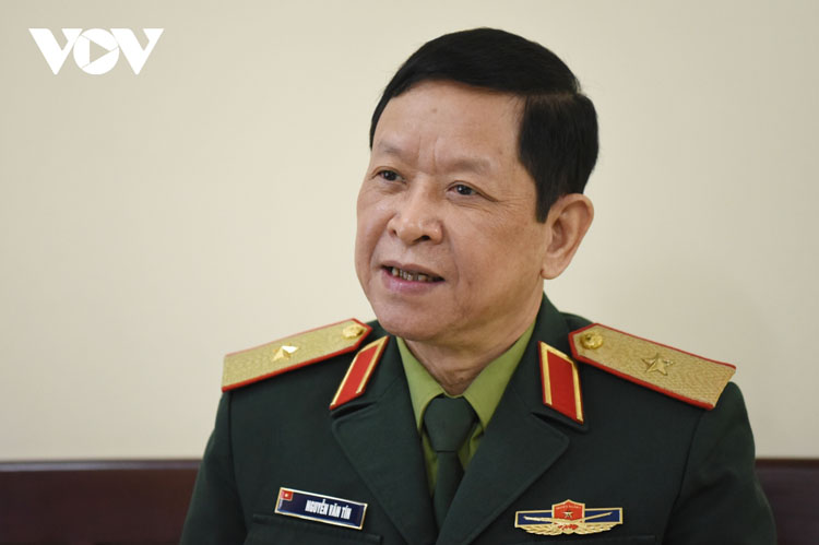 Thiếu tướng Nguyễn Văn Tín, Tổng cục Chính trị, Quân đội Nhân dân Việt Nam.