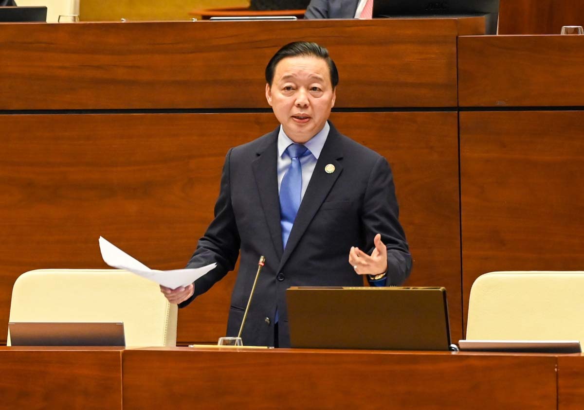Bộ trưởng Bộ TN-MT Trần Hồng Hà trả lời chất vấn của đại biểu Quốc hội tại phiên họp thứ 9 Ủy ban Thường vụ Quốc hội.