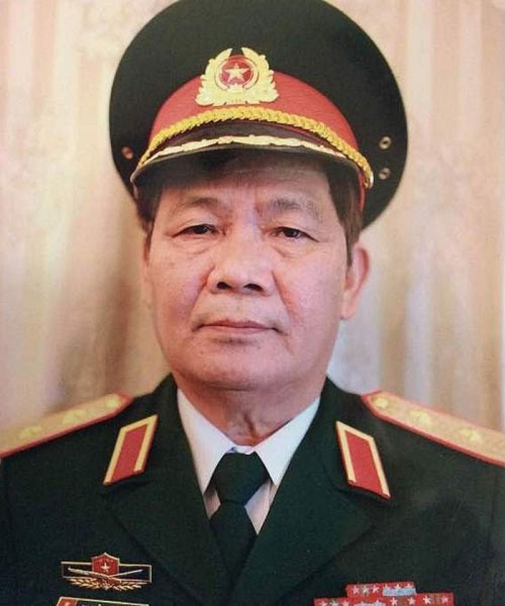 Trung tướng Nguyễn Hữu Khảm.