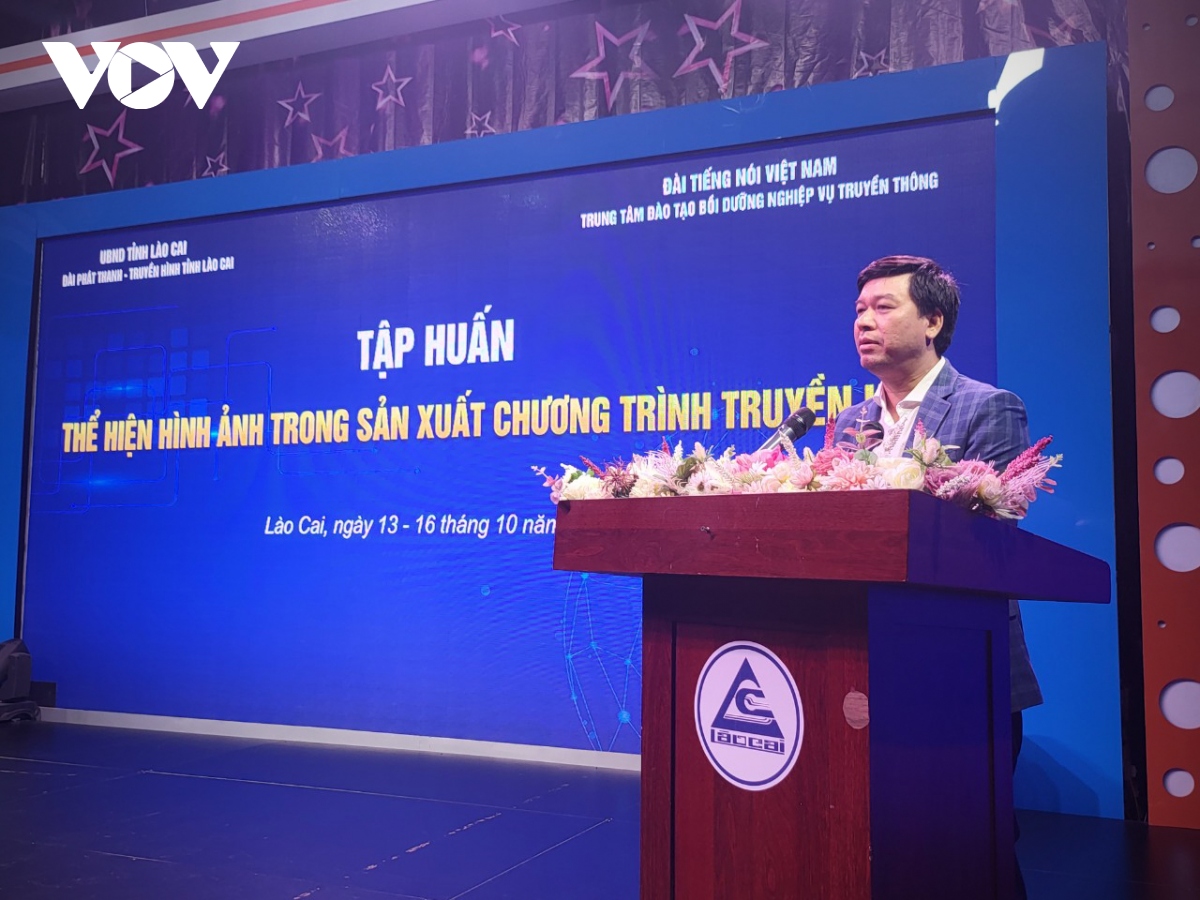 Phó Tổng Giám đốc VOV Ngô Minh Hiển phát biểu tại khai mạc tập huấn.
