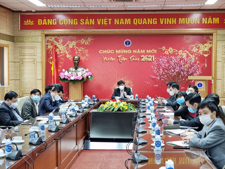 Bộ trưởng Y tế Nguyễn Thanh Long chủ trì cuộc họp trực tuyến với các tỉnh, thành phố có dịch COVID-19 sáng 5/2.