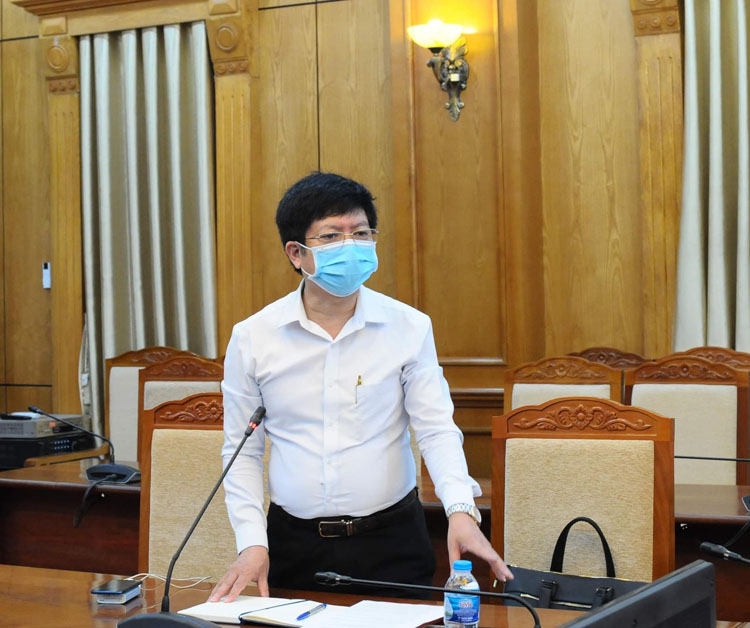 Ông Nguyễn Trọng Khoa, Phó Cục trưởng Cục Quản lý Khám, chữa bệnh - Bộ Y tế đã đưa ra những đánh giá và đề xuất các giải pháp về công tác thu dung, điều trị bệnh nhân COVID-19 tại địa phương này.