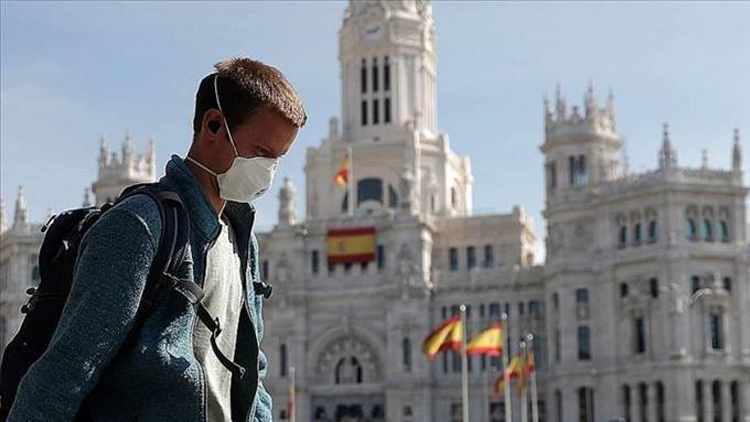 Tây Ban Nha đang dần nới lỏng các biện pháp hạn chế nhưng vẫn cẩn trọng trước nguy cơ dịch bệnh tái bùng phát. (Ảnh: AP)