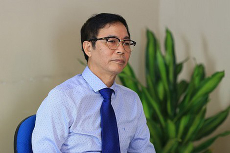 Đại tá, Phó giáo sư Đỗ Cảnh Thìn.