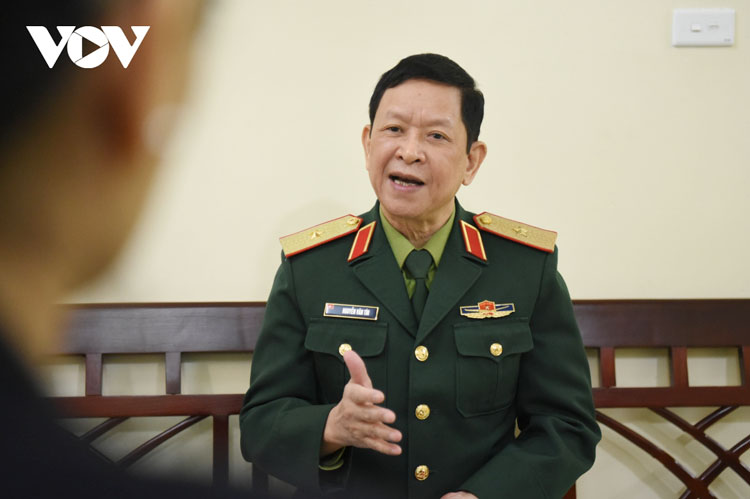 Thiếu tướng Nguyễn Văn Tín, Tổng cục Chính trị, Quân đội Nhân dân Việt Nam.