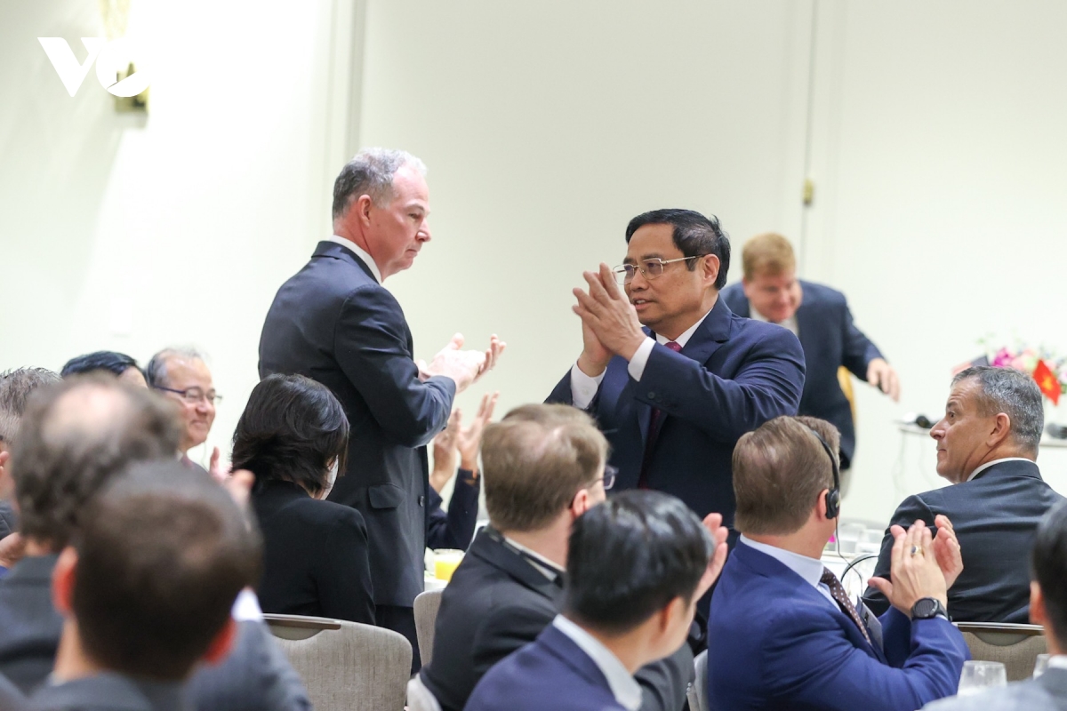 Thủ tướng Phạm Minh Chính phát biểu tại buổi ăn sáng làm việc với cộng đồng doanh nghiệp Hoa Kỳ. 