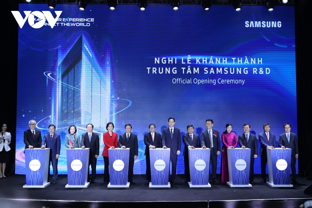 Nghi lễ khánh thành Trung tâm nghiên cứu và phát triển (R&D) của Tập đoàn Samsung tại Hà Nội.