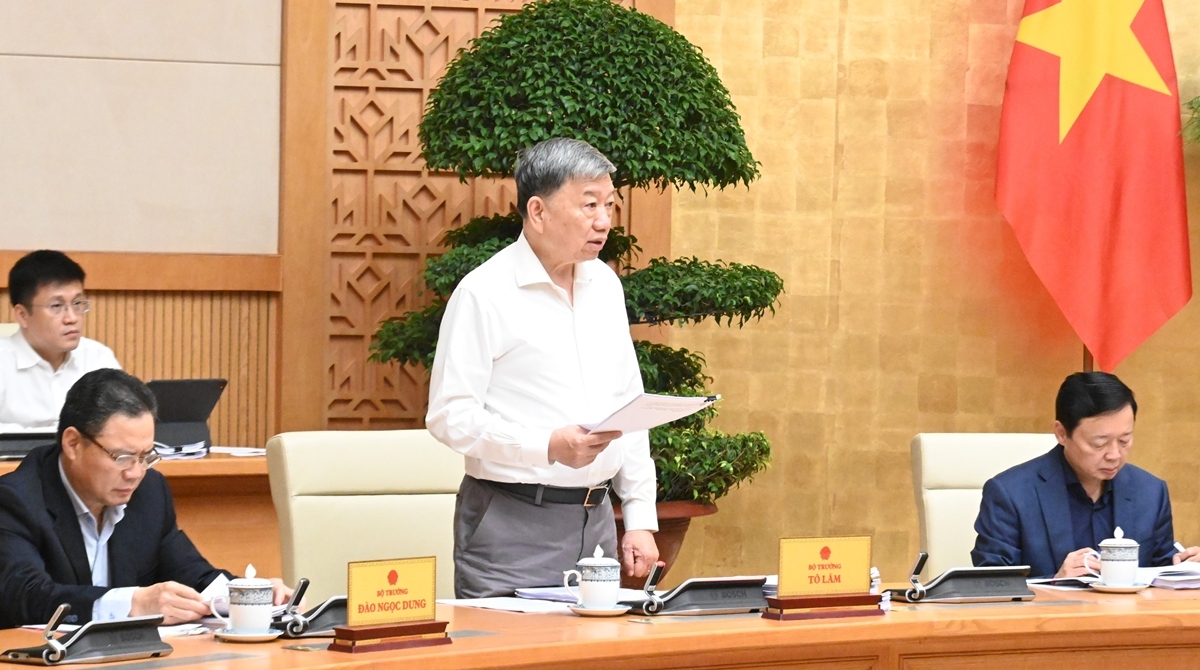 Bộ trưởng Bộ Công an Tô Lâm phát biểu tại phiên họp.