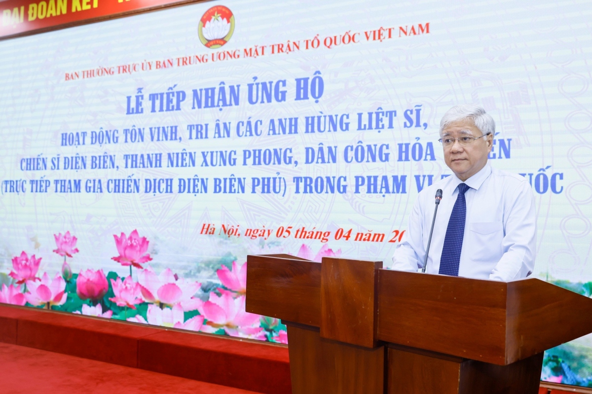 Chủ tịch Ủy ban Trung ương MTTQ Việt Nam Đỗ Văn Chiến phát biểu tại Lễ tiếp nhận.