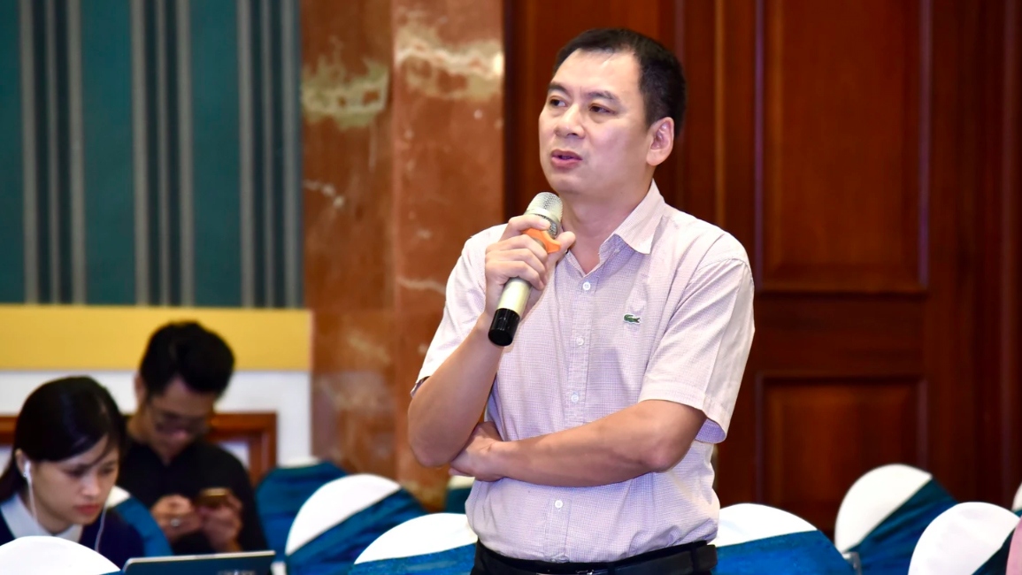 Nhà báo TS. Đồng Mạnh Hùng - Đài Tiếng nói Việt Nam (VOV) phát biểu tại Hội thảo.