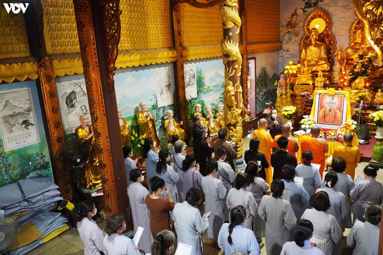 Chùa Phật Tích không chỉ là nơi sinh hoạt văn hóa, tâm linh quen thuộc của đông đảo người con đất Việt xa xứ trên đất nước triệu voi, mà còn là nơi đoàn kết bà con cùng hướng về Tổ quốc thân yêu.