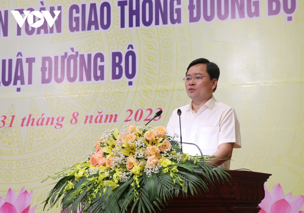 Bí thư Tỉnh ủy Bắc Ninh Nguyễn Anh Tuấn góp ý tại buổi tọa đàm.