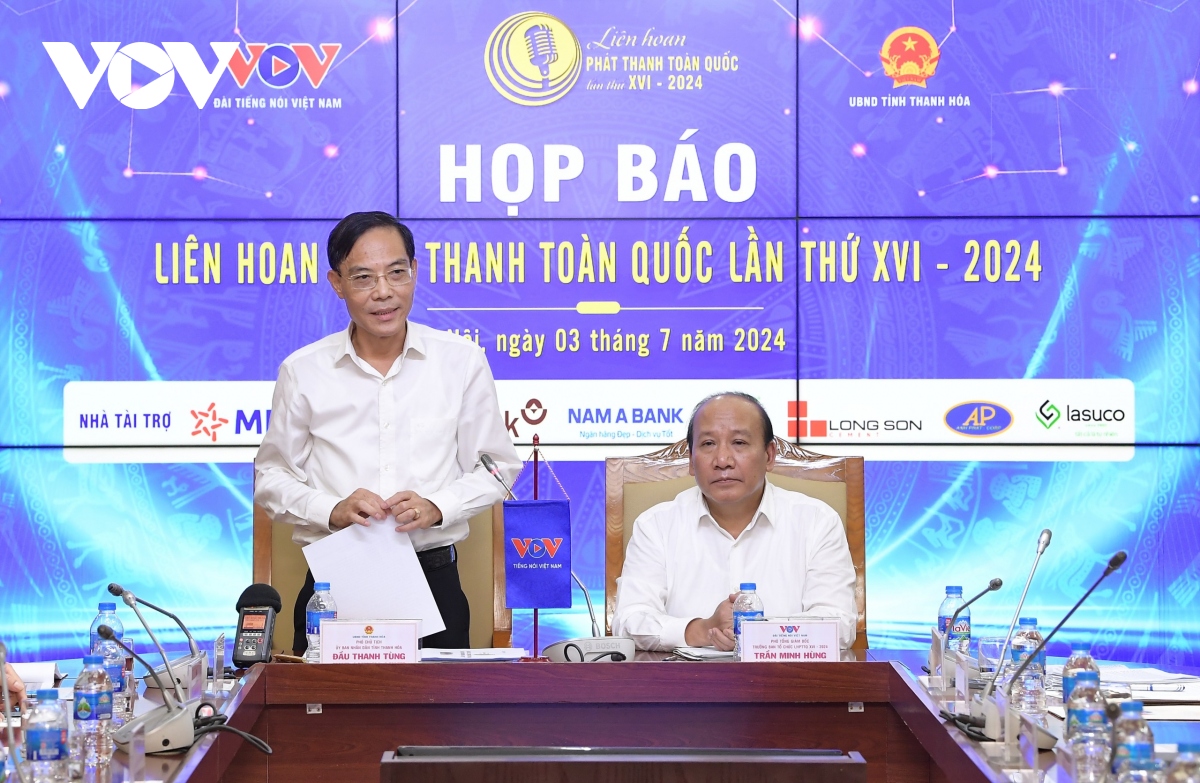 Ông Đầu Thanh Tùng, Phó Chủ tịch UBND tỉnh Thanh Hóa phát biểu tại buổi họp báo. (Ảnh: Hà Phương)