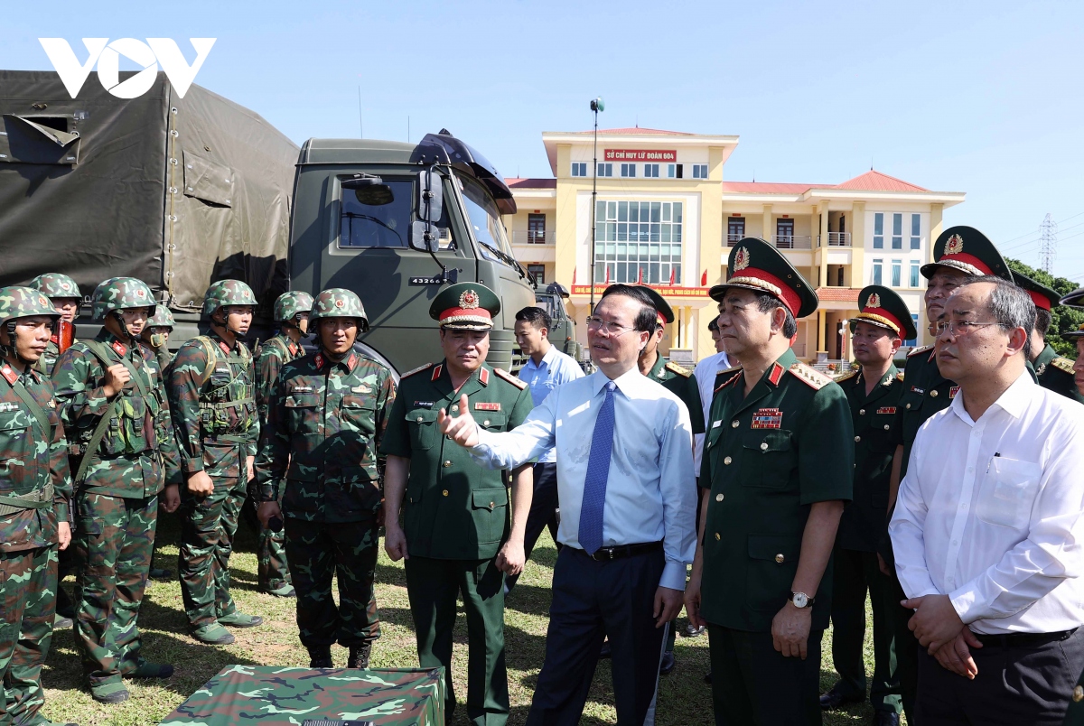 Chủ tịch nước Võ Văn Thưởng kiểm tra công tác sẵn sàng chiến đấu tại Quân khu 2.